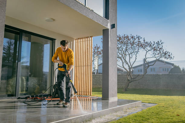 Animal Enclosure Cleaning in Doolittle, TX